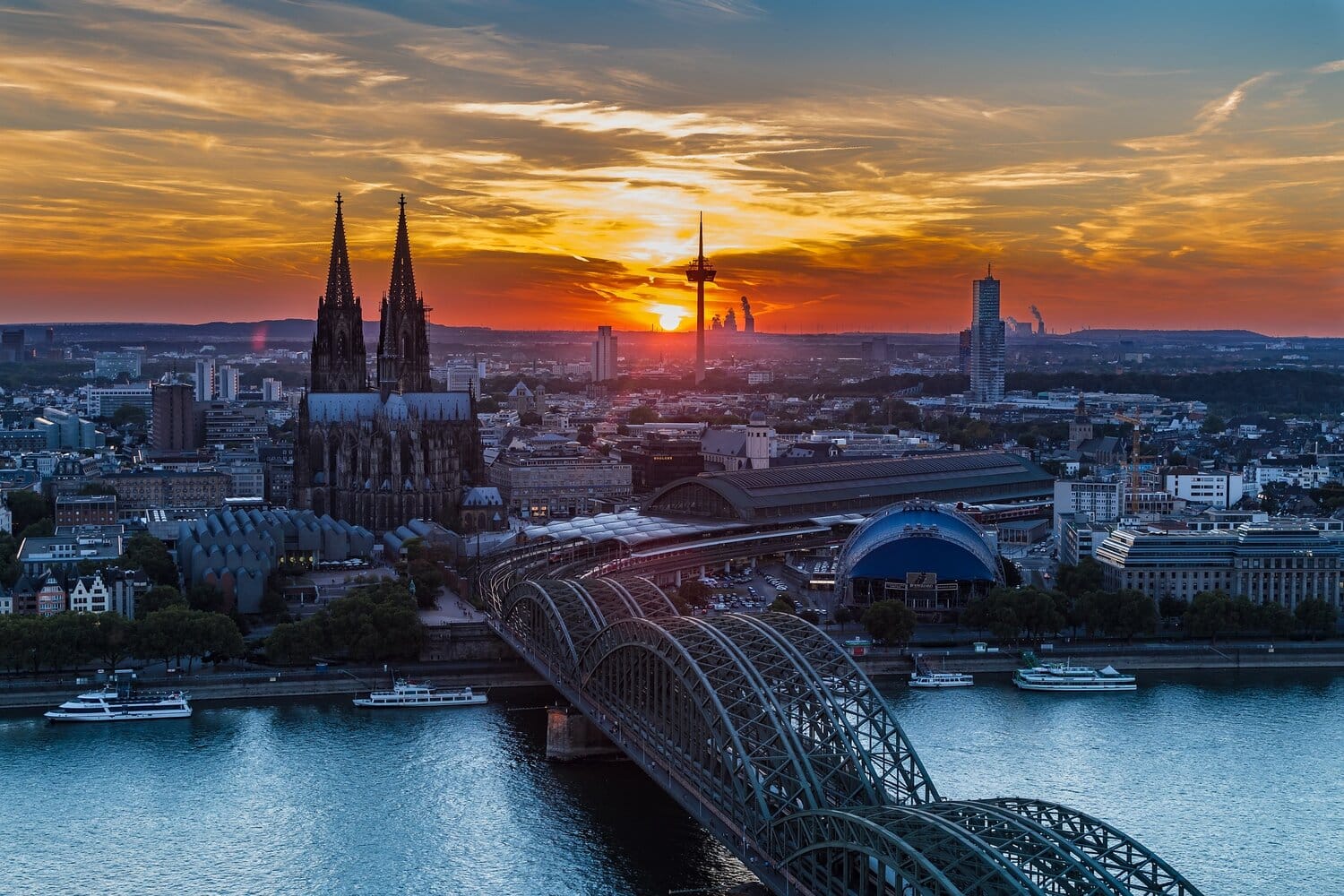 🇩🇪🌟 Cologne : Qyteti i Katedrales dhe Kulturës Gjermane! 🏰🍺🌆