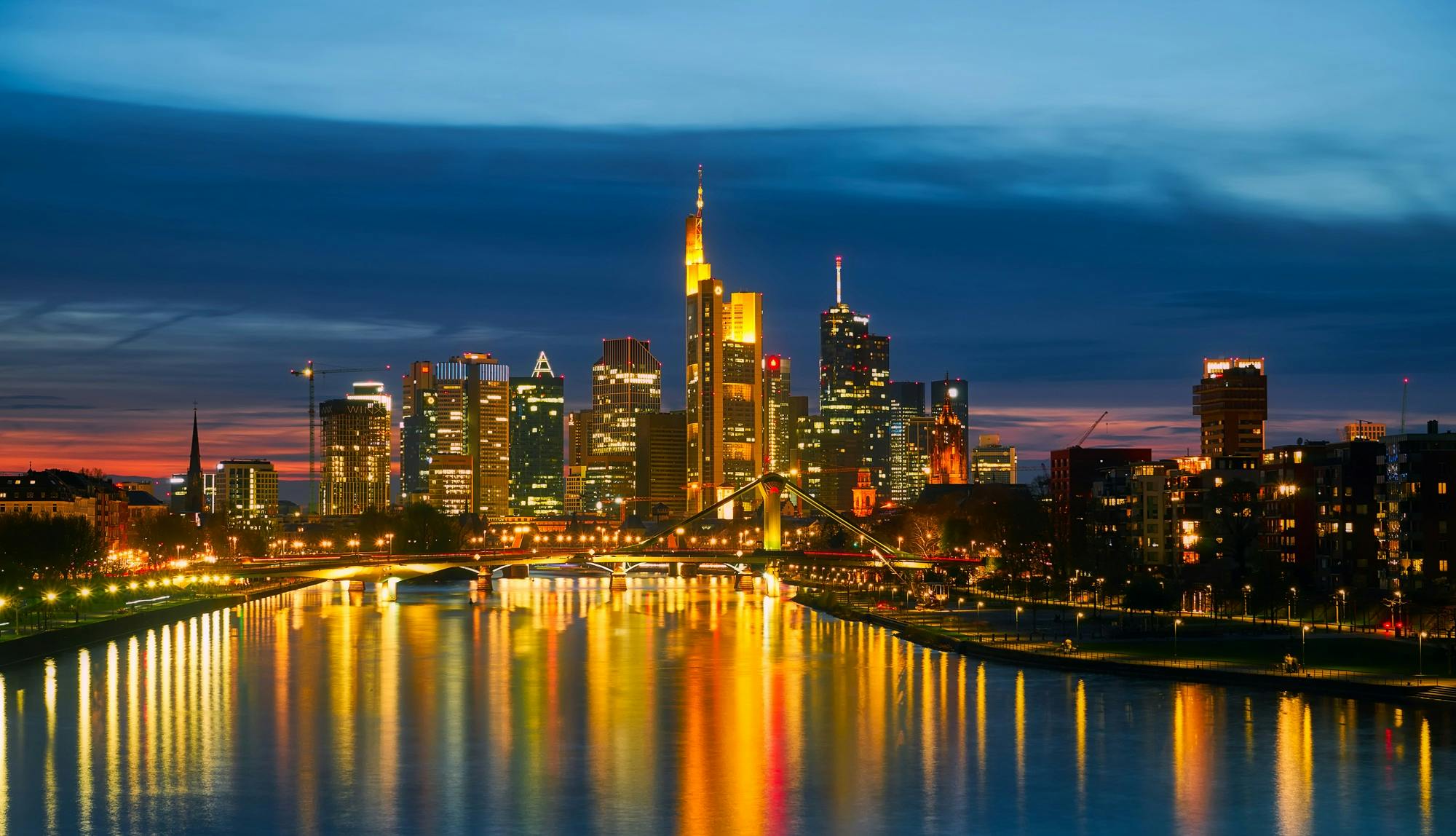 🇩🇪🌆 Frankfurt : Qyteti i Lartë dhe Zemra Ekonomike e Gjermanisë! 🏙️💶🍺