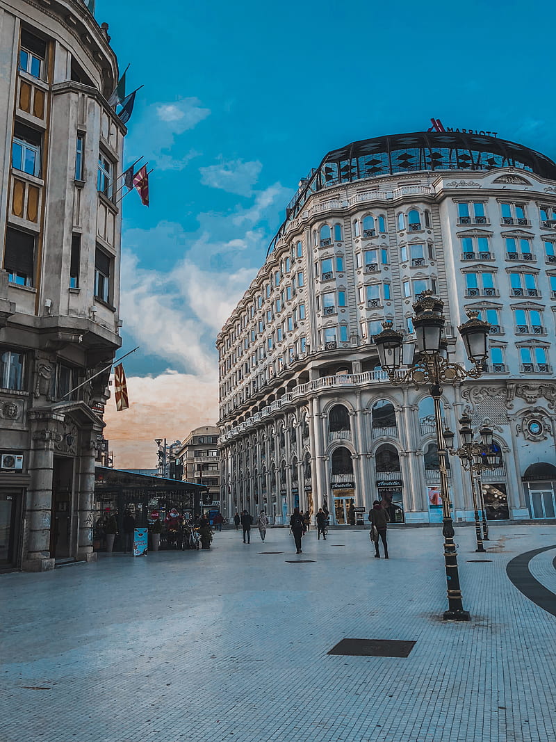 🇲🇰 Shkup : Kryeqyteti i Maqedonisë së Veriut që Kombinon Historinë dhe Modernitetin