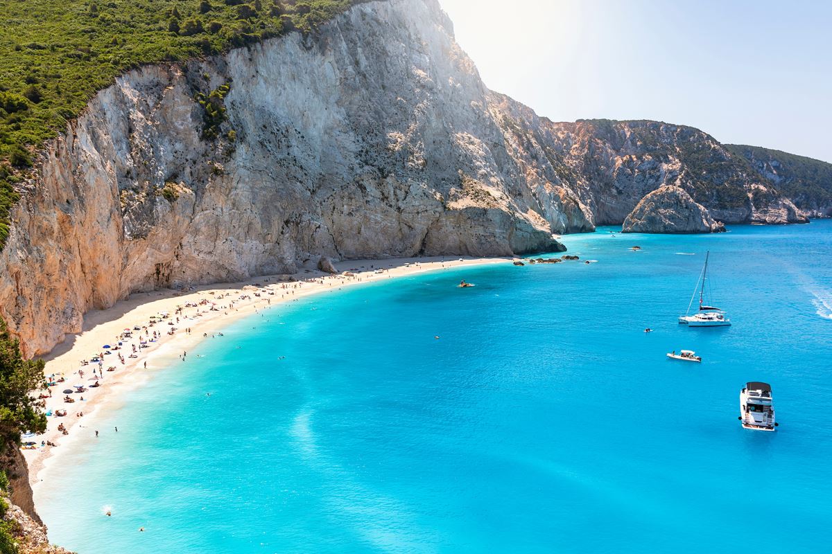 Record Number Of Direct Flights Happening Between The U.S. And Greece This Summer