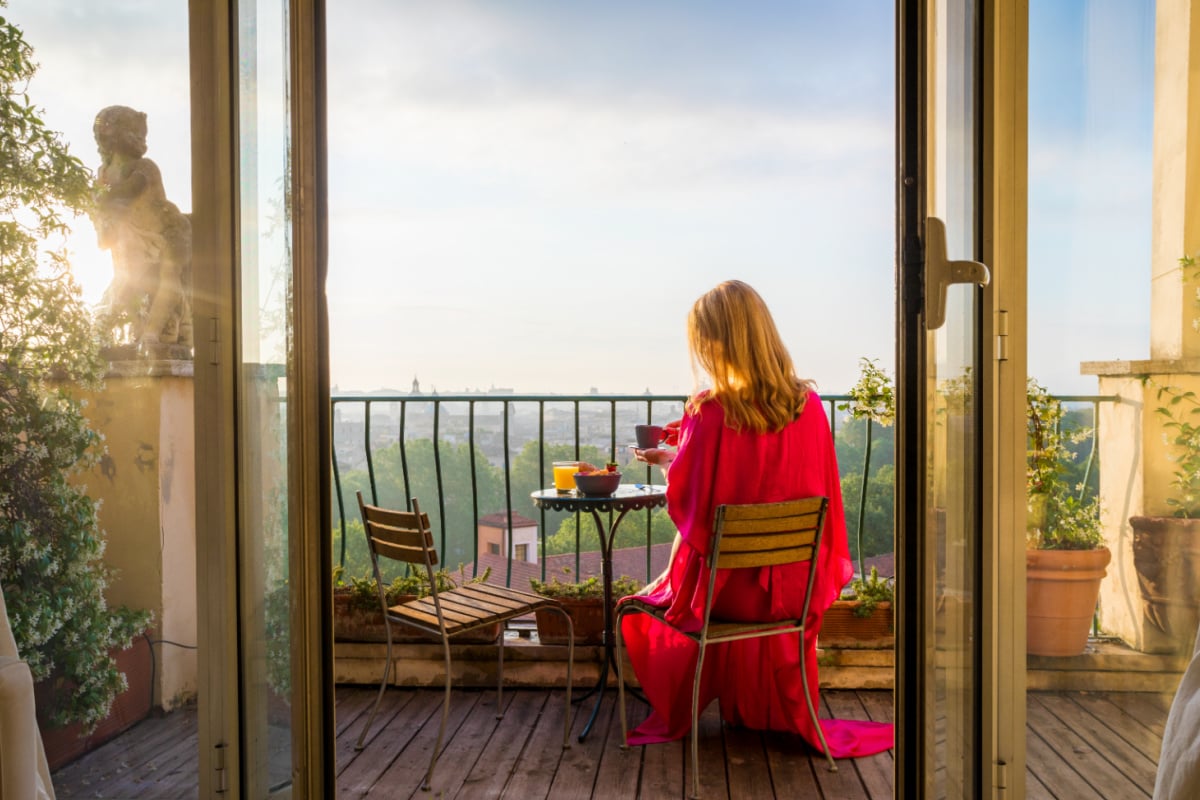 Why Hotels Are Cheaper Than Airbnb In Most Destinations, According To New Report