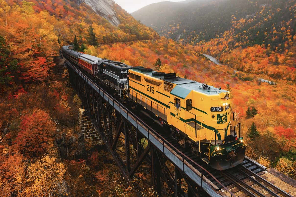 These 5 U.S. Scenic Train Rides Offer The Best Fall Views This Year